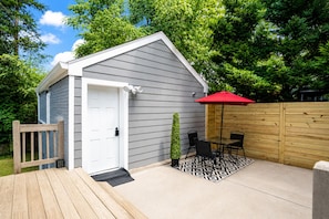 Outdoor dining - Studio Guesthouse with AC in charming Decatur (Decatur)
