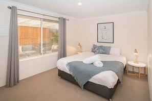 3 Schlafzimmer, Bügeleisen/Bügelbrett, WLAN, Bettwäsche