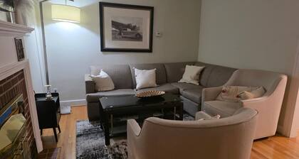 Getaway Retreat in the Heart of Parkville! ! !
