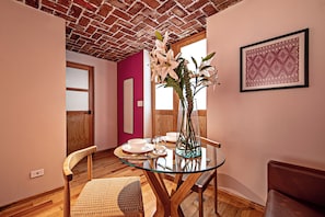 Dining - Casa Chapultepec · Auténtico Barrio Near Condesa (Ciudad de México)