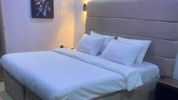 Quarto solteiro, vista para a cidade | Wi-Fi de cortesia