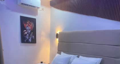 Royal vantage hotel and suites