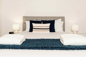 Room - Townhouse 106 | Walk to CBD, Near Esplanade (Wagga Wagga)