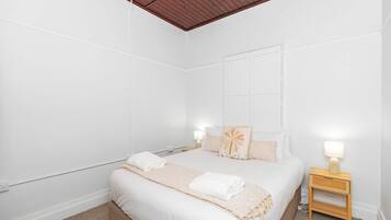 2 bedrooms, iron/ironing board, travel cot, WiFi