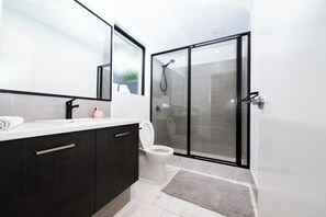 Bathroom - WestPort Dwyer Premium Stay (Gosnells)