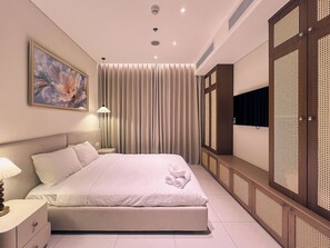 Apartament Deluxe, balcó, vistes al mar | Escriptori, espai de treball apte per a portàtils i wifi gratuïta 