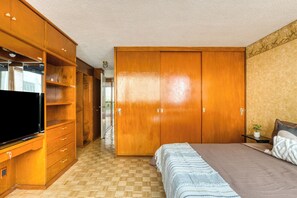 Bügeleisen/Bügelbrett, WLAN, Bettwäsche