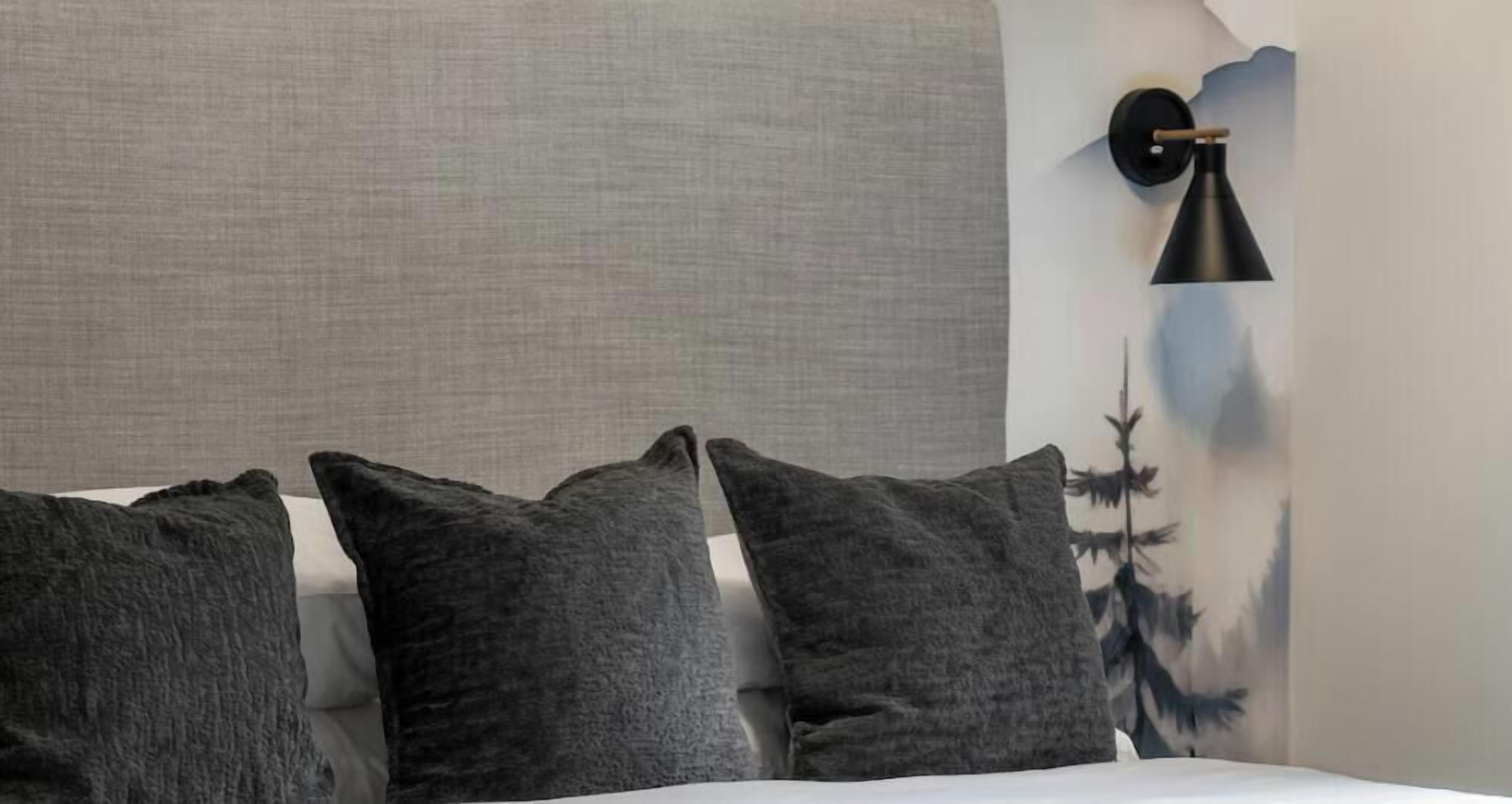 1 bedroom, desk, iron/ironing board, travel cot