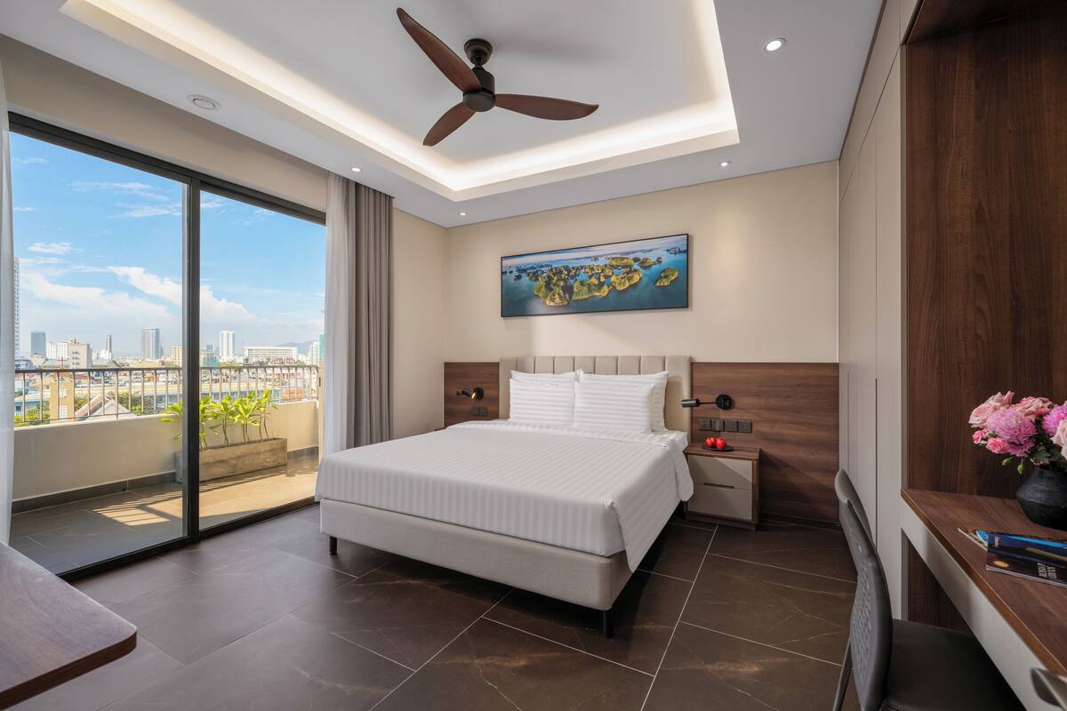 Egyptian cotton sheets, premium bedding, desk, laptop workspace
