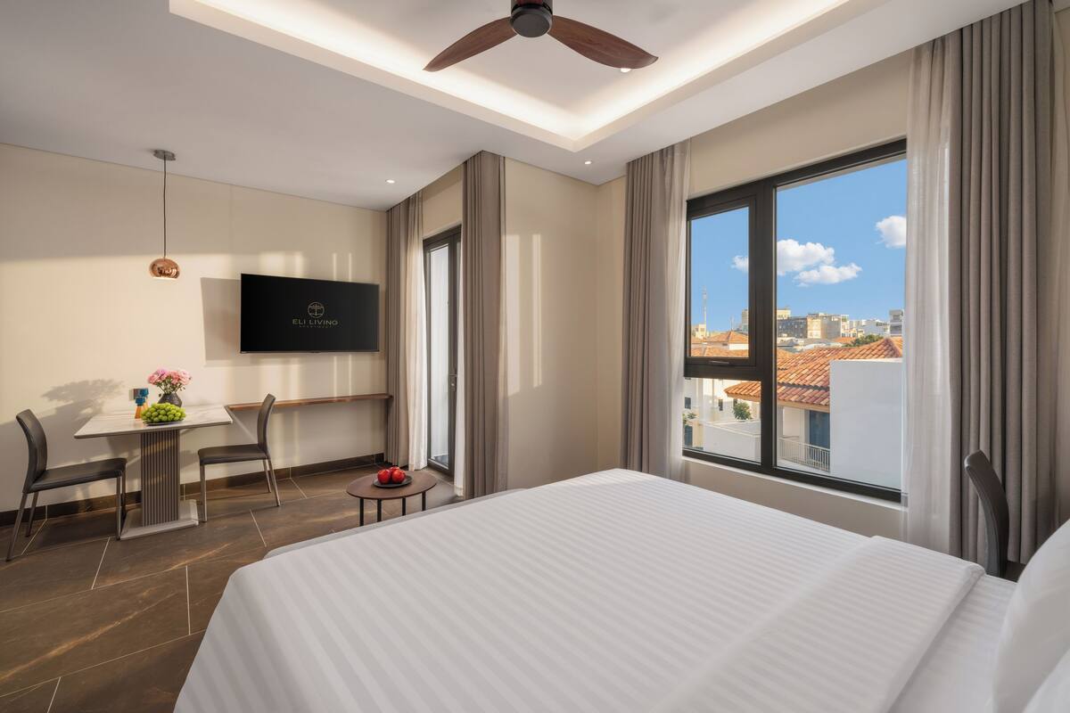 Egyptian cotton sheets, premium bedding, desk, laptop workspace