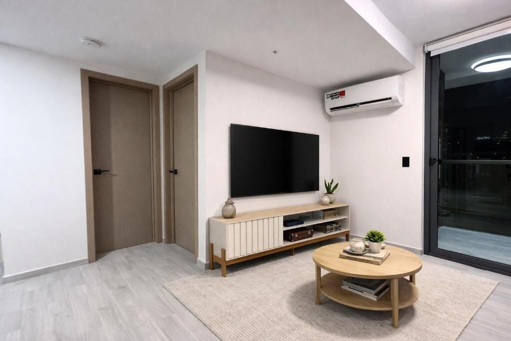 Apartment, Balcony, City View | Cribs (free), WiFi (free), bed sheets