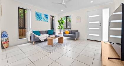 Family Stay |Central Air-Con| Parking| Near Shops