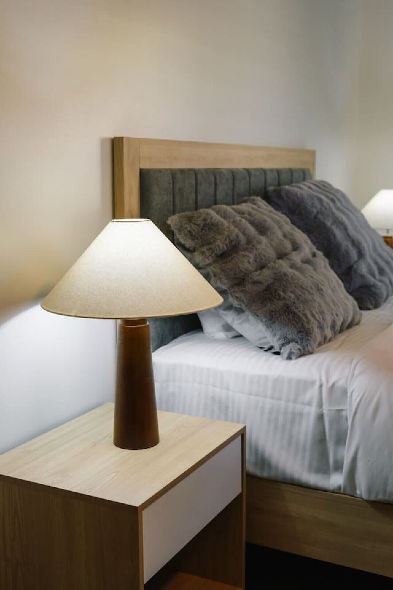 Iron/ironing board, travel cot, WiFi, bed sheets