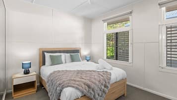 Iron/ironing board, travel cot, WiFi, bed sheets