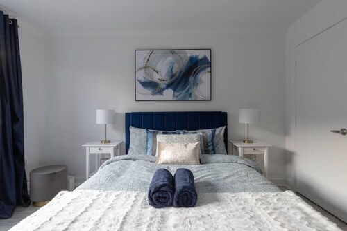 Executive 3BR with A/C - Monthly Stays in Quiet East Ottawa