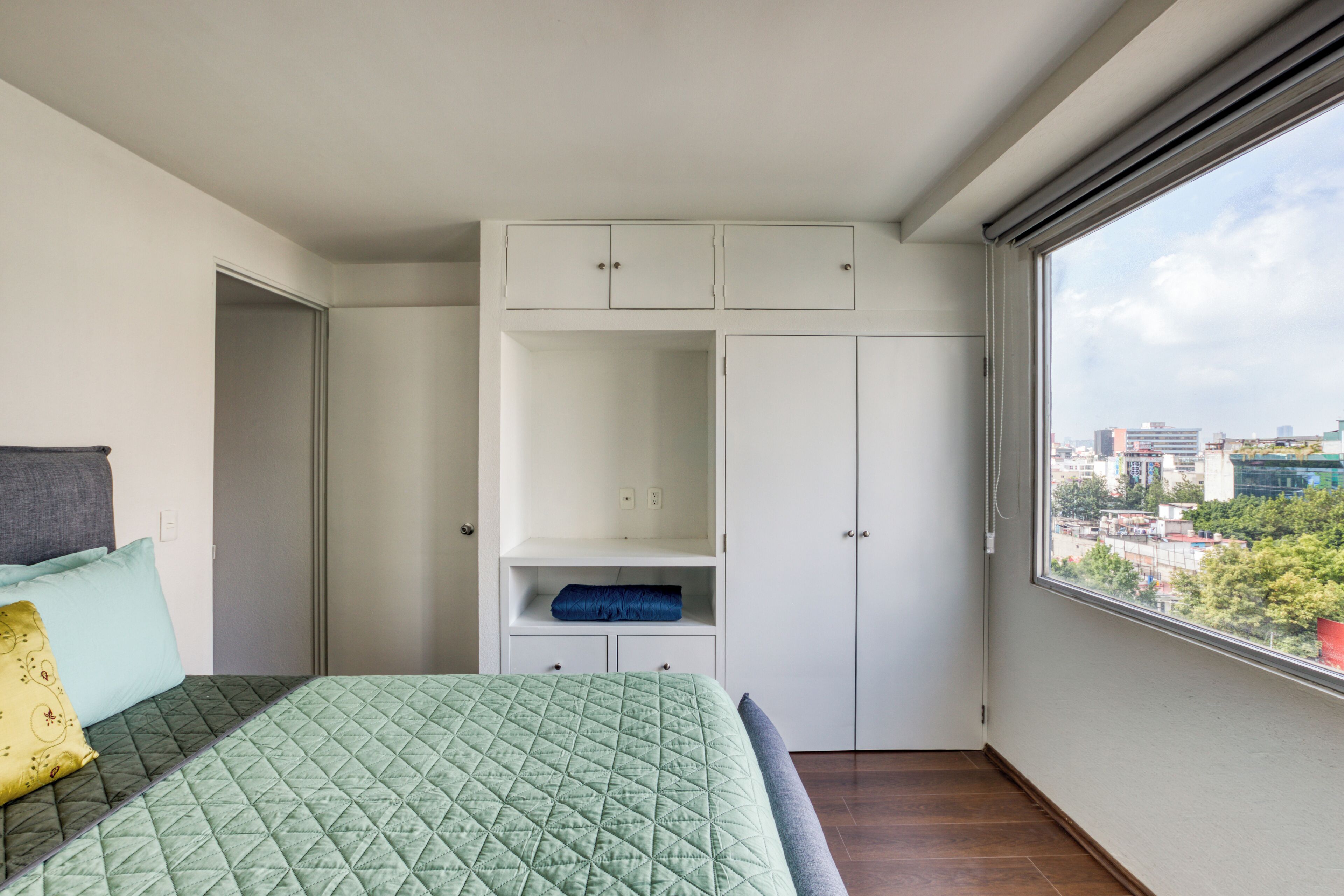 2 dormitorios, tabla de planchar con plancha, wifi y ropa de cama