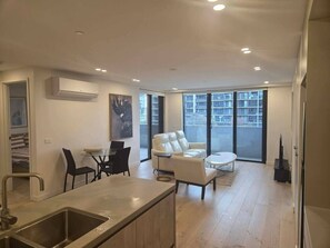 Interior - Classy 2b2b apartment / Northbourne Ave (Dickson)