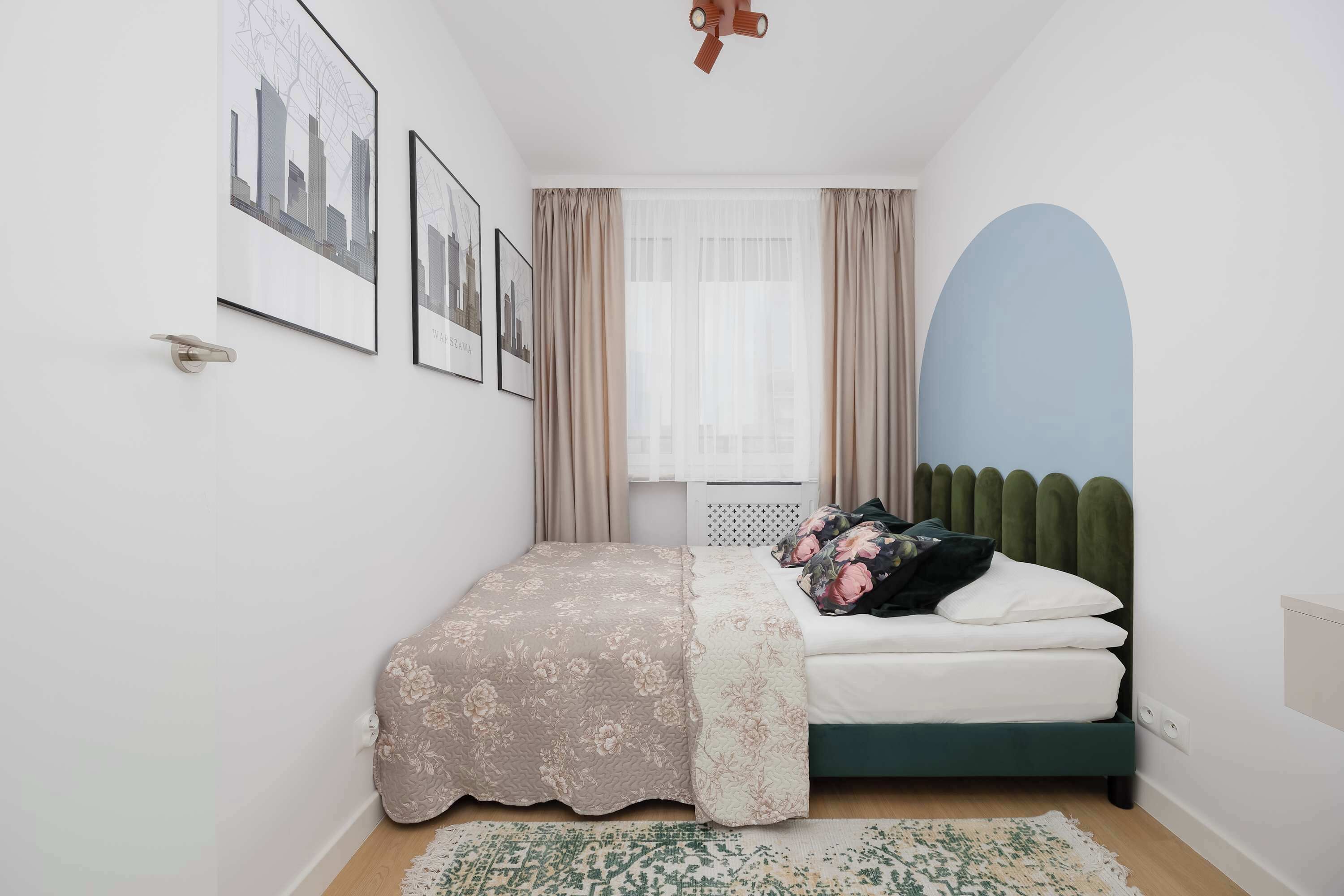 2 bedrooms, desk, iron/ironing board, travel crib