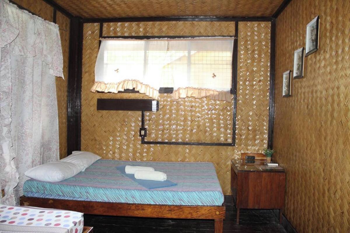 Large Double Room | Bàn, truy cập Internet không dây miễn phí, bộ trải giường 