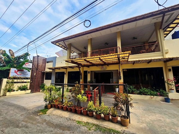Front of property - Hotel Casa Teofista (Panglao)