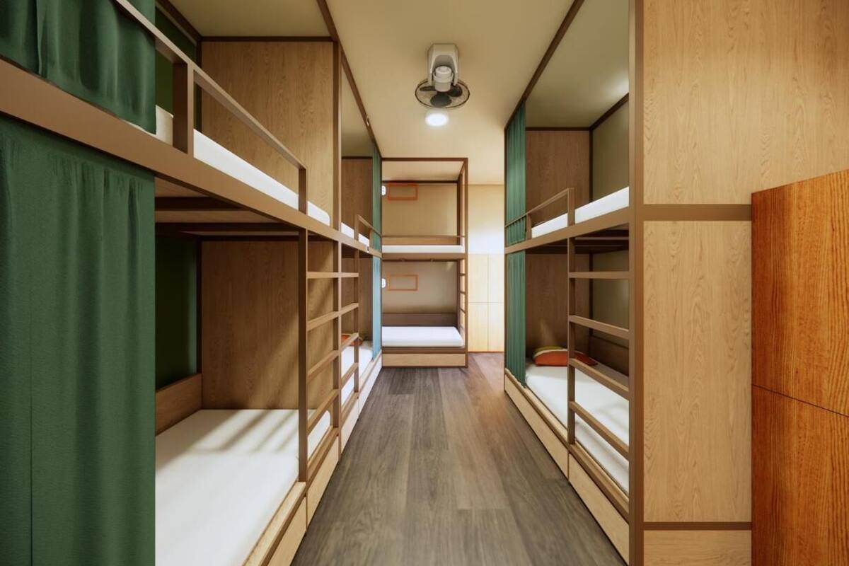 In-room safe, soundproofing, WiFi (free)