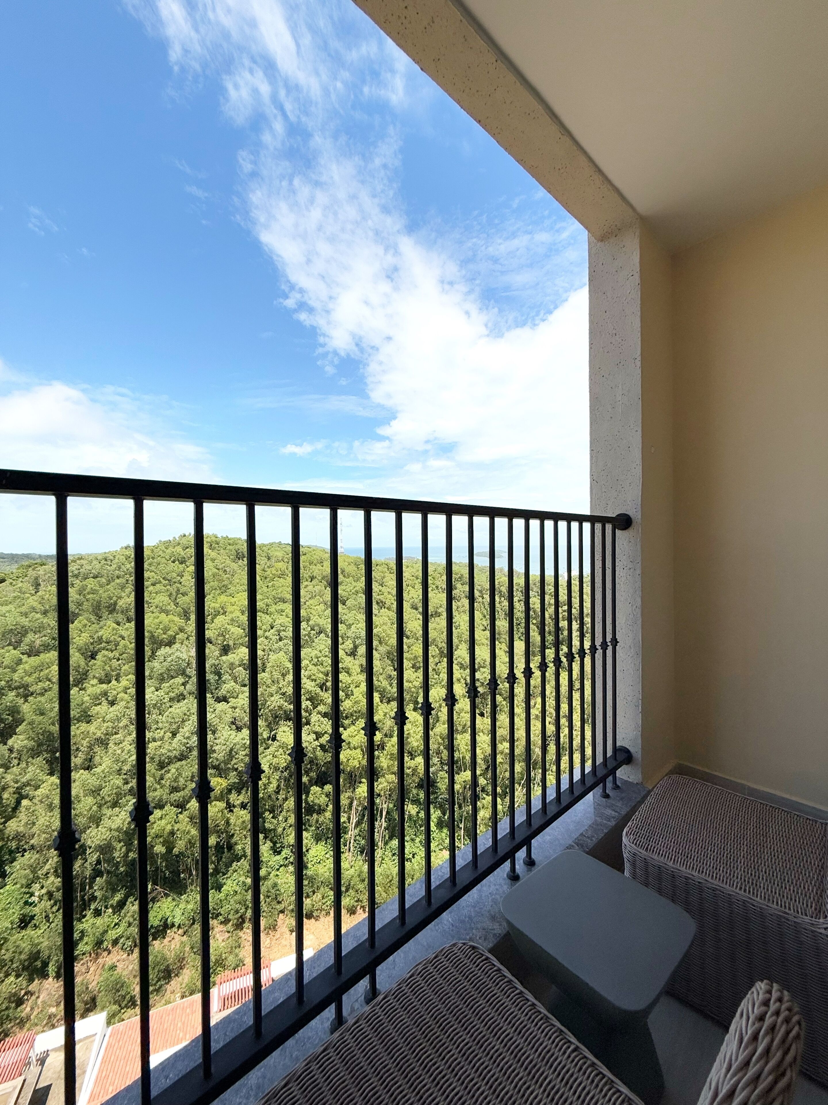 Deluxe Studio, Mountain View | Balcony view