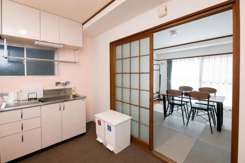 Family Apartment, Non Smoking (301) | Private kitchen | Fridge, microwave, stovetop, electric kettle