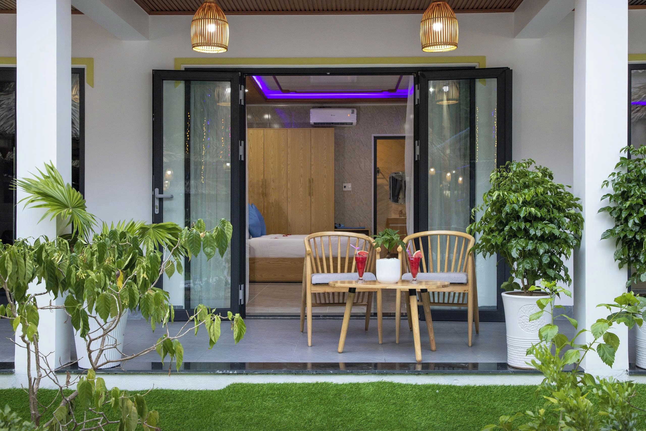 Deluxe Double Room, Garden View | Desk, free WiFi