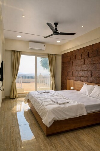 Anandi Hotel Guhagar