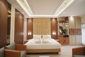 Business Room, City View | Desk, free WiFi - Vinflora Residency By Carlton Suites (Hyderabad)