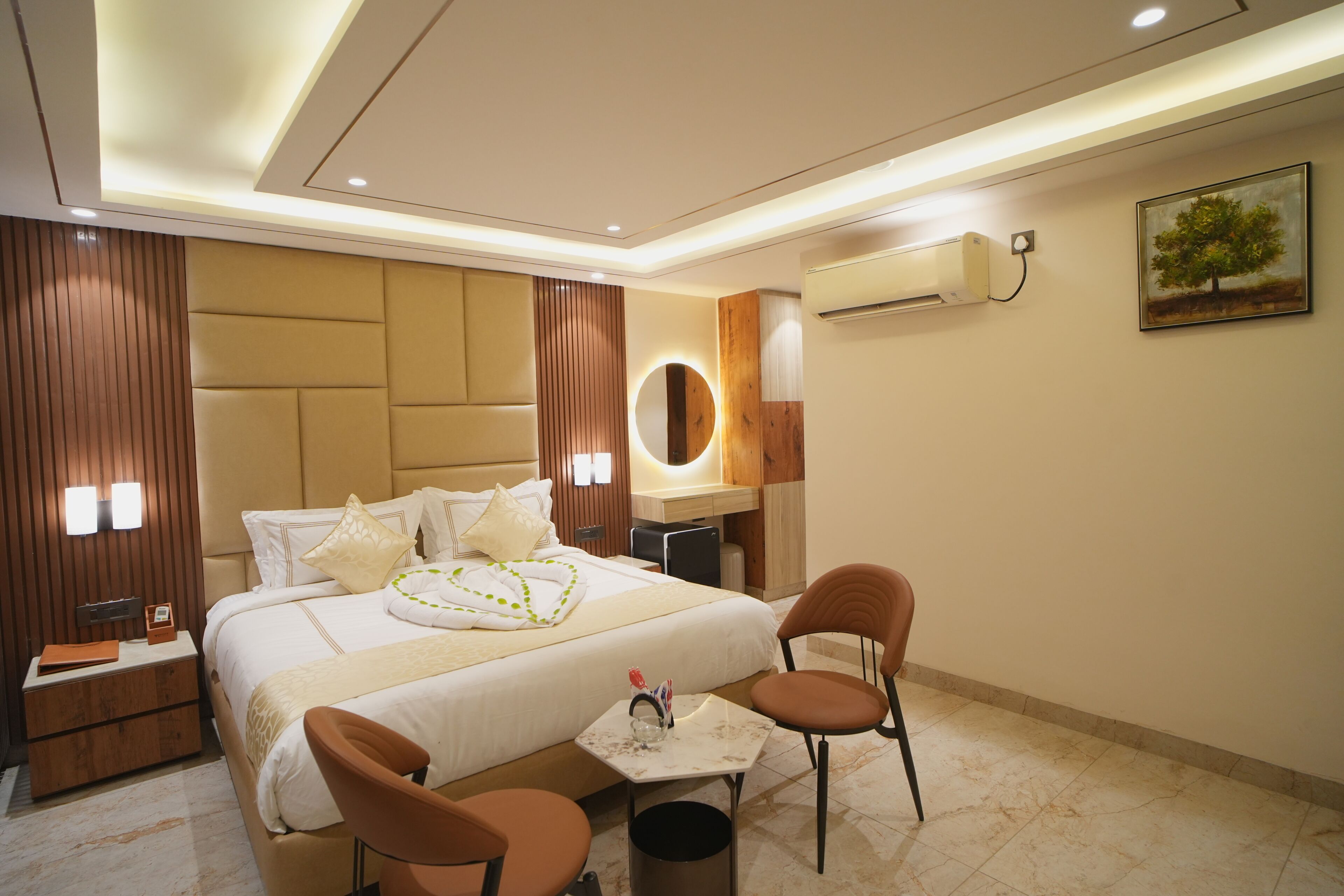 Elite Room, City View | Desk, free WiFi