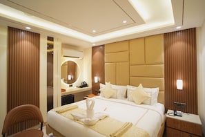 Basic Double Room, City View | Desk, free WiFi - Vinflora Residency By Carlton Suites (Hyderabad)