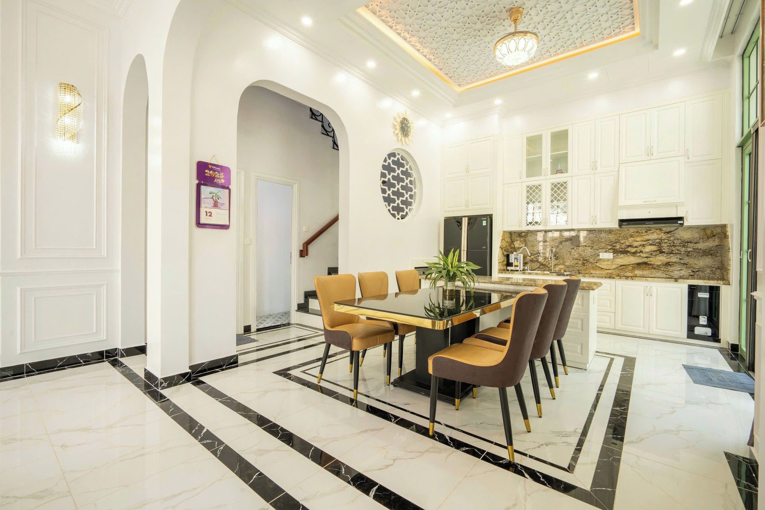 Villa económica, patio, vista al jardín | Área de sala de estar | Smart TV 