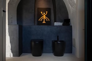 Suite romàntica, 1 llit de matrimoni gran i sofà llit, vistes a les vinyes | Interior