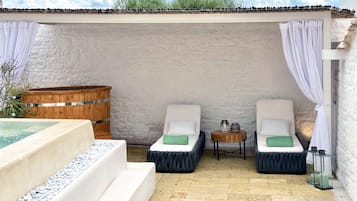 Salas de tratamientos para parejas, sauna, bañera de hidromasaje