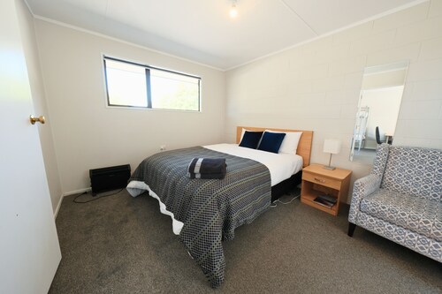 Maru Cabins at Sundale Holiday Park
