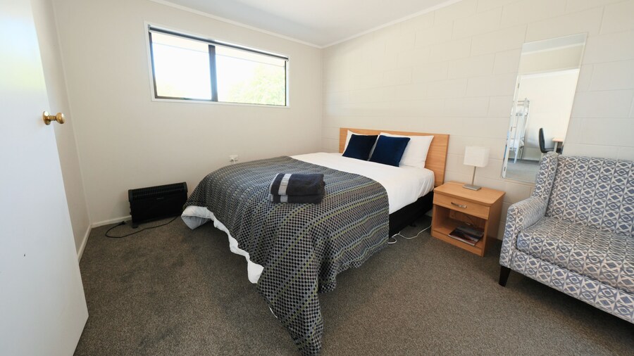 Maru Cabins at Sundale Holiday Park