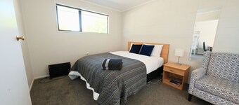 Sundale Maru Cabins