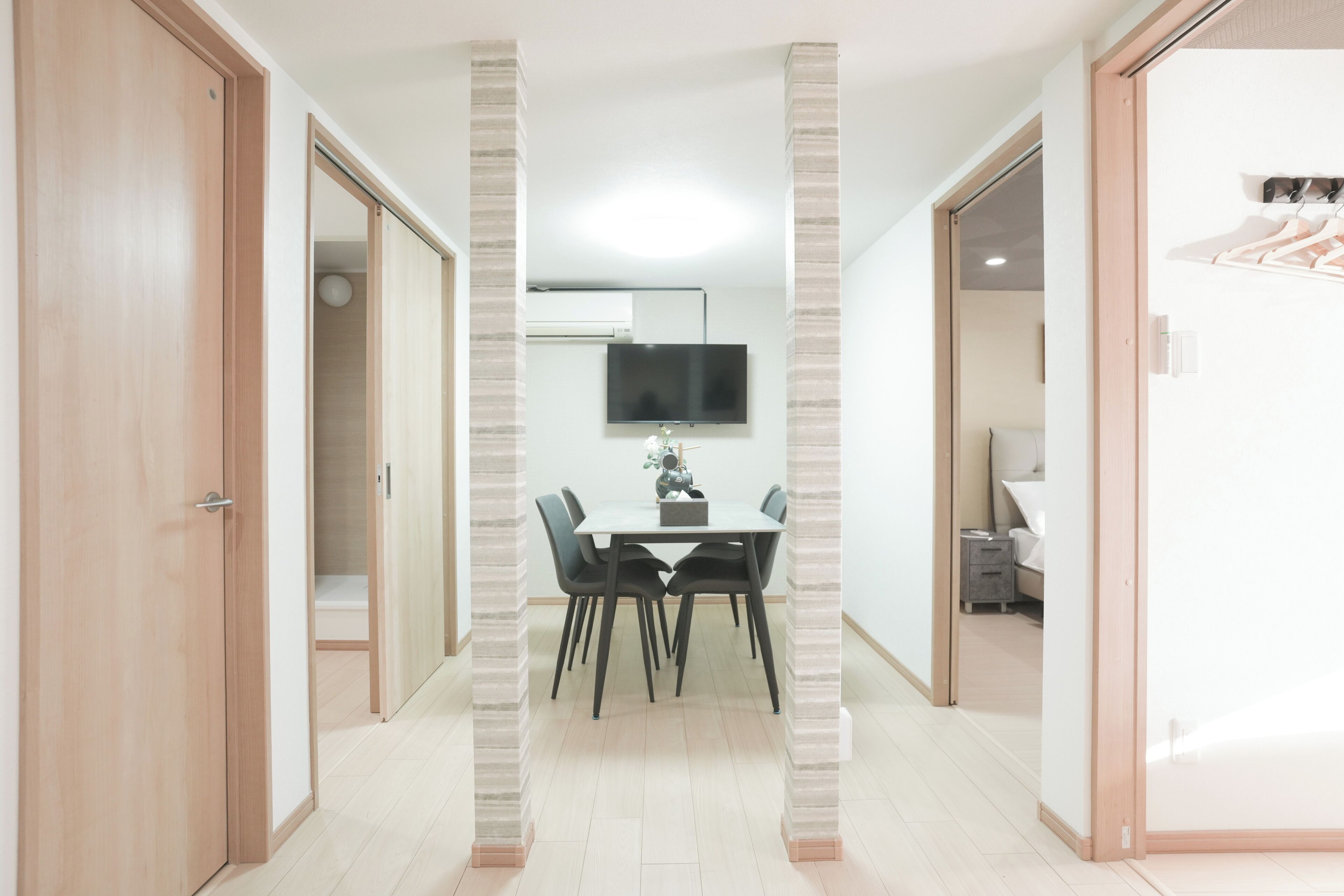 Basic Quadruple Room (202) | Dining