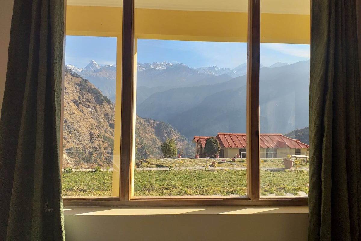 Chambre luxueuse double, balcon, vue sur la montagne | Intérieur