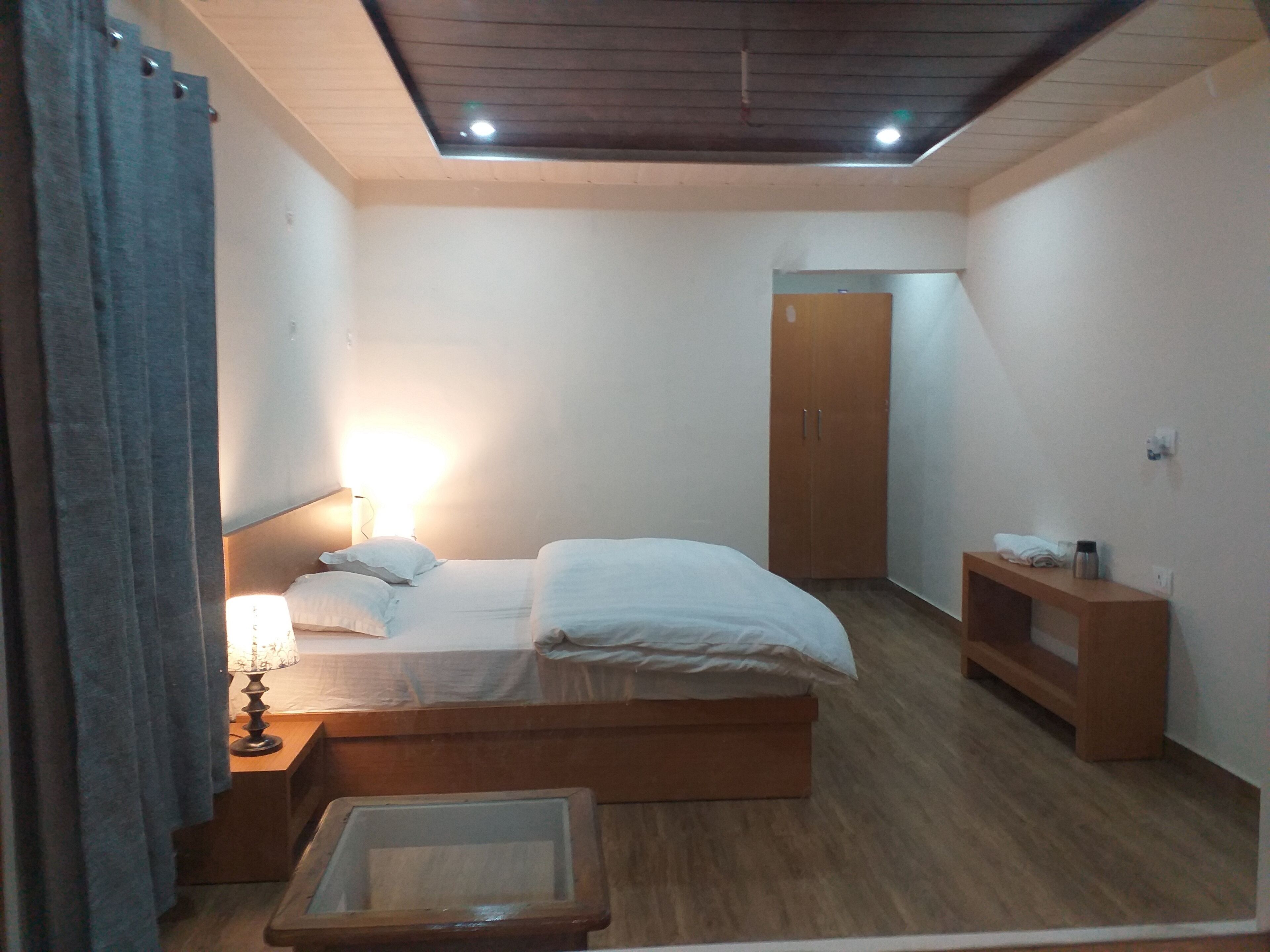 Chambre Double Familiale, balcon | Draps fournis