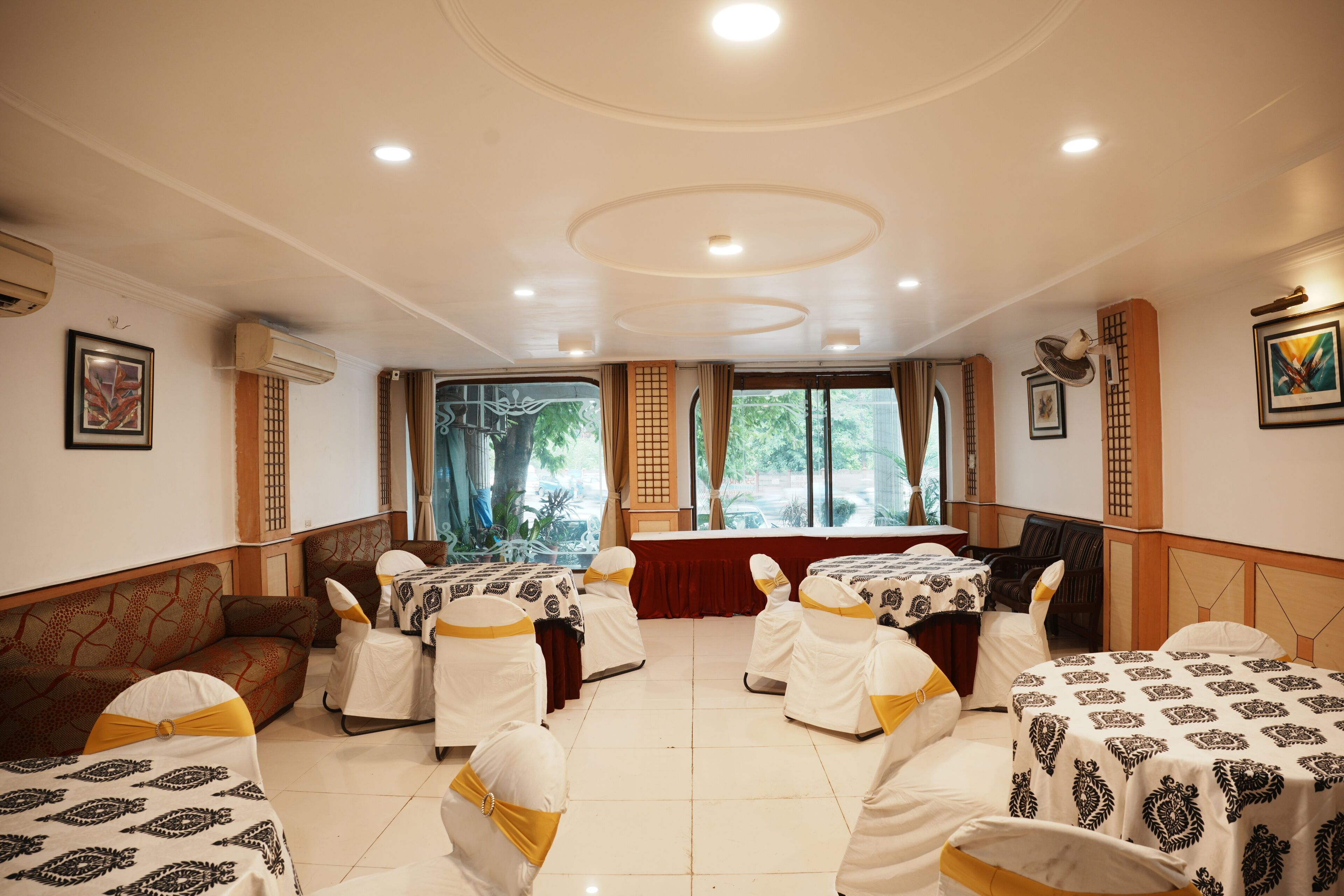 Banquet hall