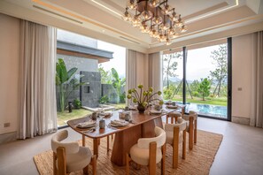 Villa, 3 Bedrooms, Golf View | Dining