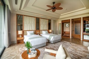 Villa, 3 chambres, vue golf | Coffres-forts dans les chambres, bureau