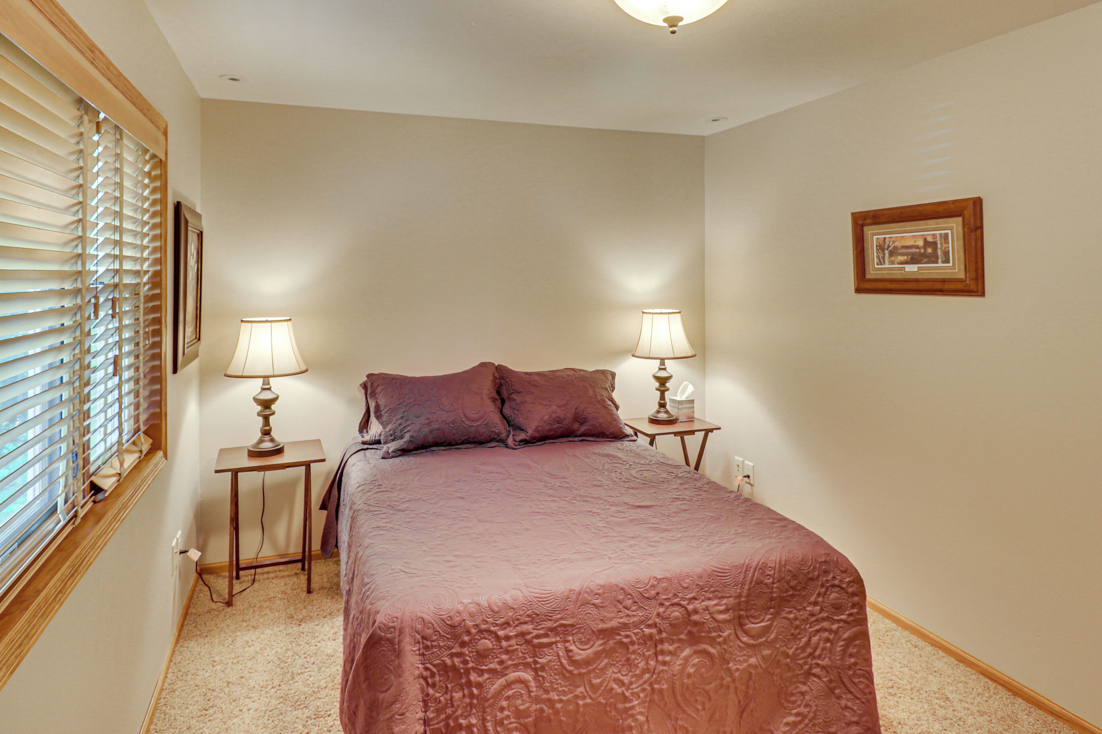 4 bedrooms, iron/ironing board, travel crib, internet