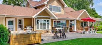 Private Dock & Hot Tub! Big Stone Lake Getaway