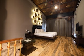 Desk, iron/ironing board, free WiFi - Encore A Boutique Resort (Mulshi)