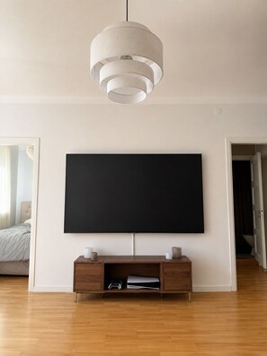 Escrivaninha, Wi-Fi de cortesia, roupa de cama