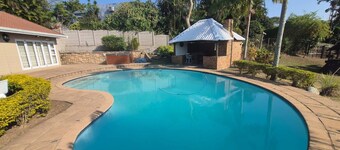 NOMBELAS COTTAGE