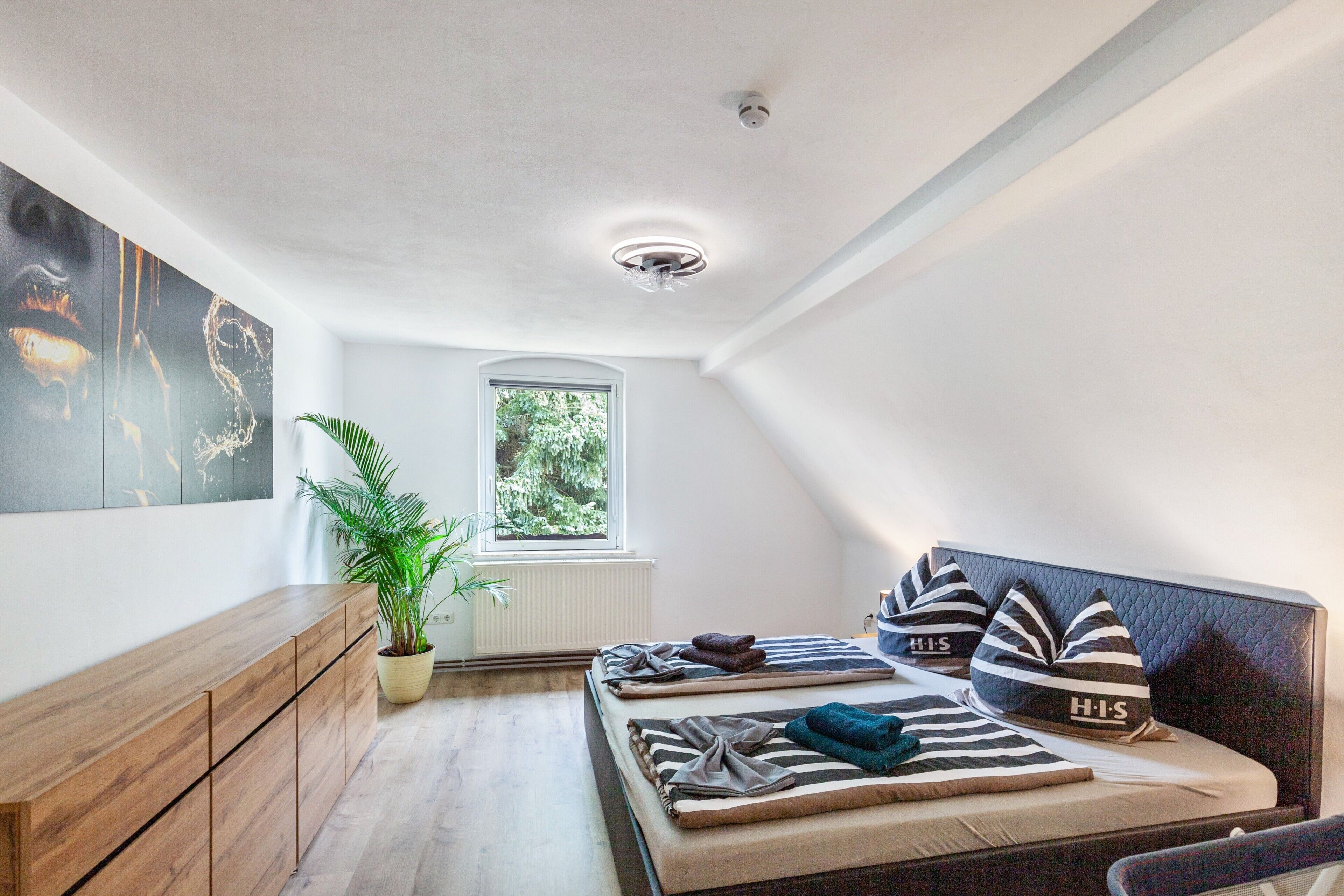 4 Schlafzimmer, Bügeleisen/Bügelbrett, WLAN, Bettwäsche